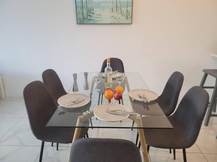 Modern 1 Bedroom Condo, Steps From Beach, Free Parking! Golden Beach Eksteriør billede